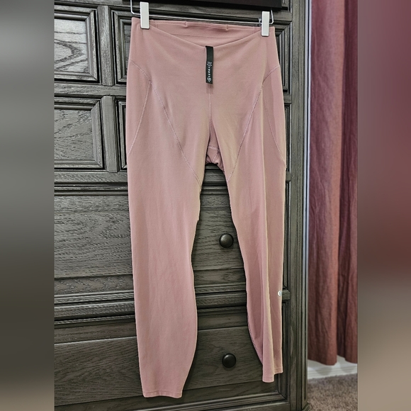 Lululemon LAB nulu leggings 😍 - Picture 15 of 15